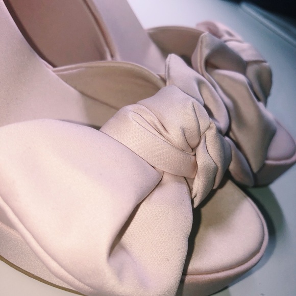 H&M Divided Pink Wedges - Picture 2 of 3